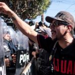 Bentrok Terjadi Antara Warga Kota Meksiko dengan Polisi