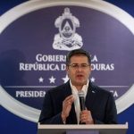 Para Imigran Menginginkan Presiden Honduras Orlando Mundur dari Jabatannya